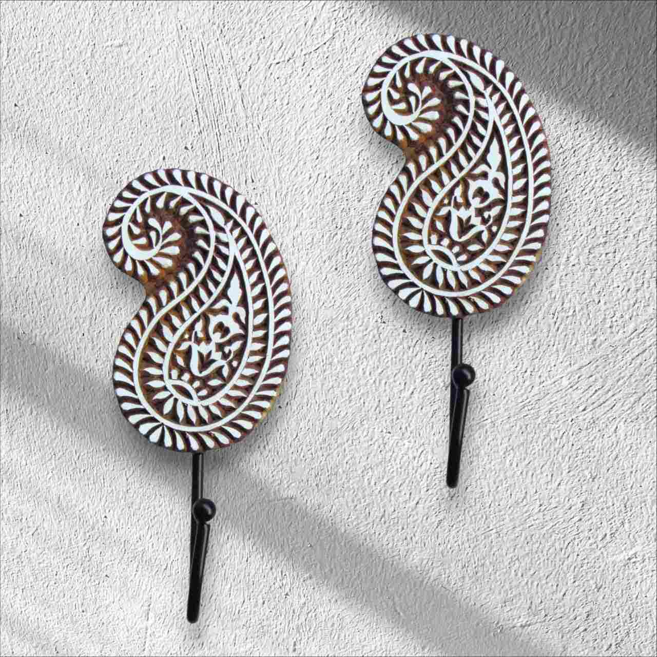 Our handicraft wall hanger feature, and handcrafted carvings, offering stylish and functional solutions to suit your specific needs