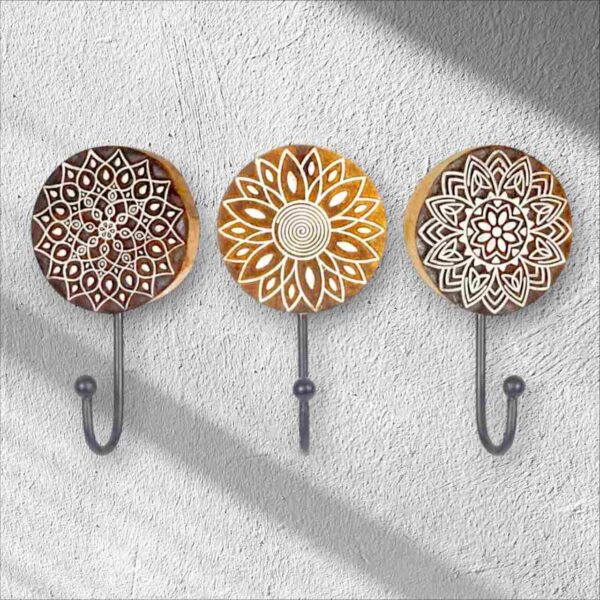 Wall hanger circle shape