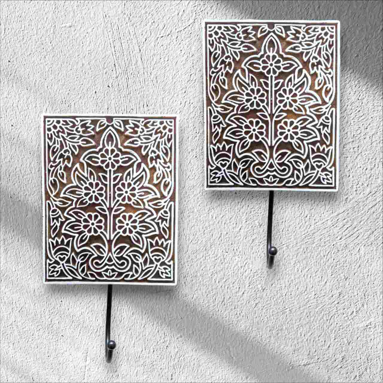 Our wall hangers for clothes feature diverse designs, sizes, and handcrafted carvings, offering stylish and functional solutions to suit your specific needs