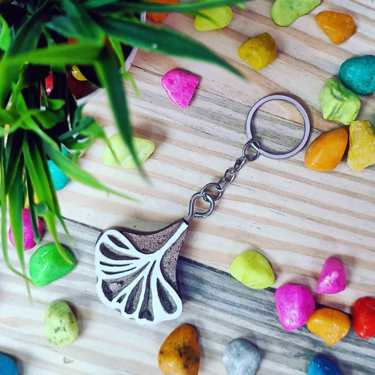 Elevate your style with Wooden key chains leaf design for bike —perfect for gifts or personal use. Unique designs, durable, and eco-friendly. Shop now!