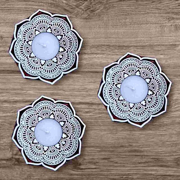 Handicraft tealight candle holder