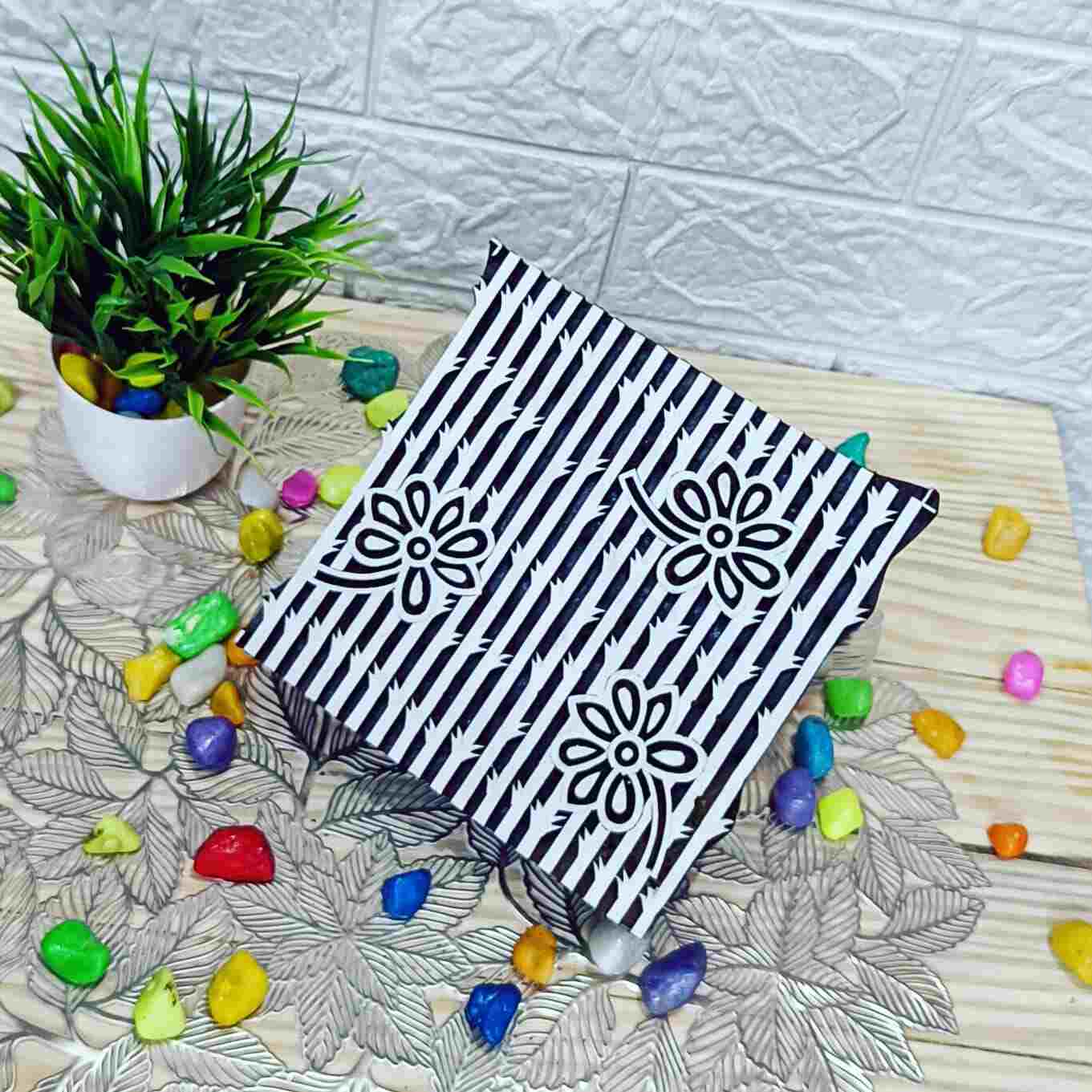 Elegant Wooden blocs single jaal for fabric & textile design. Perfect for intricate patterns on sarees, suits & home décor.