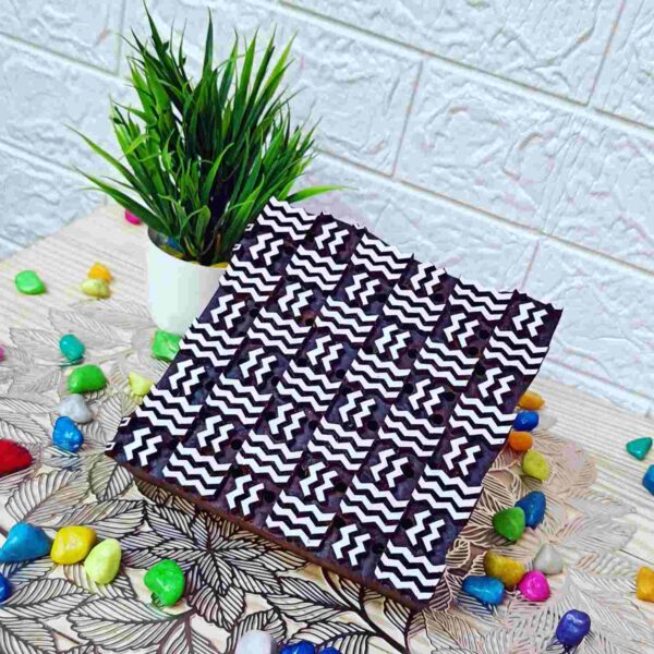 Zigzag carving printing block
